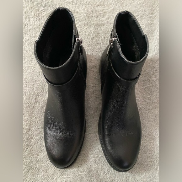 MICHAEL Michael Kors Finley Leather Ankle Boots - Picture 7 of 12